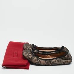 Pre Owned Valentino Black/Blush Lace and Mesh Scrunch Ballet Flats Size 38