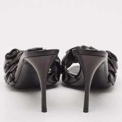 مملوكة مسبقًا Valentino Black Leather Atelier 03 Rose Edition Slide Sandals Size 39