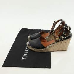 مملوكة مسبقًا صندل فالنتينو روكستد كعب روكي اسبادريل سير كاحل جلد أسود مقاس 38