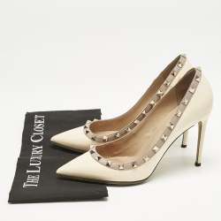 Valentino Cream/Beige Patent Leather Rockstud Pointed Toe Pumps Size 39.5