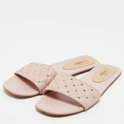 Pre Owned Valentino Light Pink Quilted Leather Rockstud Flat Slide Sandals Size 40