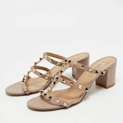 Pre Owned Valentino Beige Leather Rockstud Slide Sandals Size 39