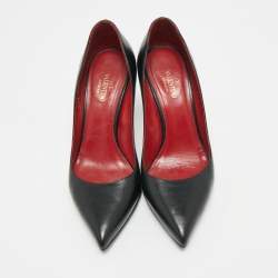 Pre Owned Valentino Black Leather VLTN Pointed Toe Pumps Size 35.5