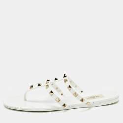 مملوكة مسبقًا Valentino White Rubber Rockstud Thong Flats Size 39