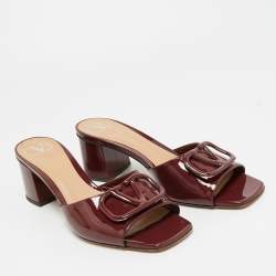 Pre Owned Valentino Burgundy Patent Leather VLogo Block Heel Slide Sandals Size 38.5