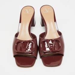Pre Owned Valentino Burgundy Patent Leather VLogo Block Heel Slide Sandals Size 38.5