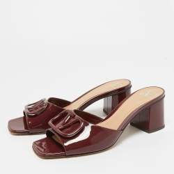 Pre Owned Valentino Burgundy Patent Leather VLogo Block Heel Slide Sandals Size 38.5