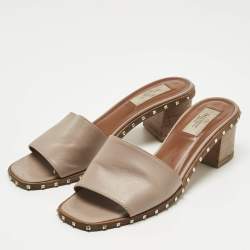 Pre Owned Valentino Beige Leather Rockstud Slide Sandals Size 38