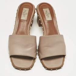 Pre Owned Valentino Beige Leather Rockstud Slide Sandals Size 38