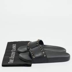 Pre Owned Valentino Black Rubber Rockstud Pool Slides Size 38