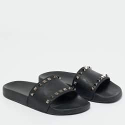 Pre Owned Valentino Black Rubber Rockstud Pool Slides Size 38