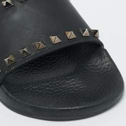 Pre Owned Valentino Black Rubber Rockstud Pool Slides Size 38