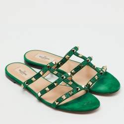 Pre Owned Valentino Green Suede Rockstud Crystal Embellished Flat Slide Sandals Size 40.5