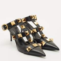 Pre Owned حذاء كعب عالي فالنتينو ربطة الكاحل مدبب المقدمة بحلية معدنية جلد أسود مقاس 39