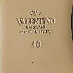 Pre Owned Valentino Black Leather Rockstud Flat Sandals Size 40