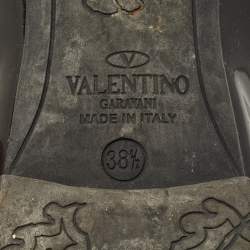 Pre Owned حذاء باليه مقدمة مدببة فالنتينو جلد أسود شعار V مقاس 39.5