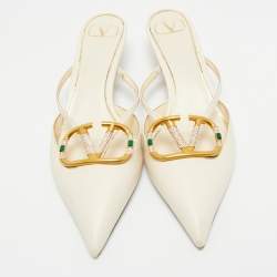 مملوكة مسبقًا Valentino Cream Leather VLogo Pointed Toe Mule Sandals Size 38.5