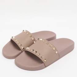 Pre Owned Valentino Beige Rubber Rockstud Slide Flats Size 40