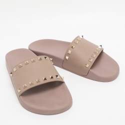 Pre Owned Valentino Beige Rubber Rockstud Slide Flats Size 40