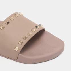 Pre Owned Valentino Beige Rubber Rockstud Slide Flats Size 40