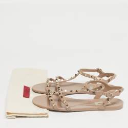 مملوكة مسبقًا Valentino Beige Jelly Rockstud Ankle Strap Flats Size 40