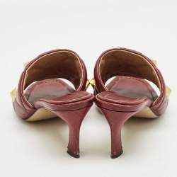 Pre Owned صندل سلايد فالنتينو جلد أحمر داكن روكستاد مقاس 39