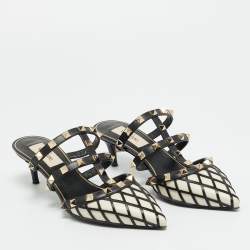 Pre Owned Valentino White/Black Leather Rockstud Strappy Flat Mules Size 35
