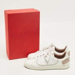 Pre Owned Valentino White/Beige Leather Backnet Rockstud Low Top Sneakers Size 39.5