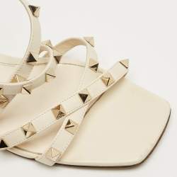 Pre Owned Valentino Off White Leather Rockstud Slingback Block Heel Sandals Size 39