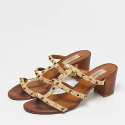 Pre Owned Valentino Beige/Brown Leather and Straw Rockstud Slide Sandals Size 39