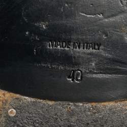 Pre Owned Valentino Black Leather Escape VLogo Chain Slip On Loafers Size 40