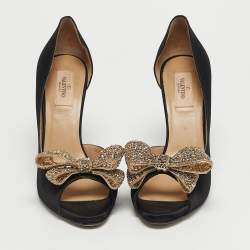 مملوكة مسبقًا Valentino Bow Crystal Embellished Size 39.5 Black Satin D'orsay Pumps