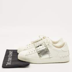 مملوكة مسبقًا حذاء رياضي فالنتينو منخفظ من أعلى روكستد جلد أبيض / فضي مقاس 39