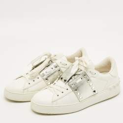 مملوكة مسبقًا حذاء رياضي فالنتينو منخفظ من أعلى روكستد جلد أبيض / فضي مقاس 39