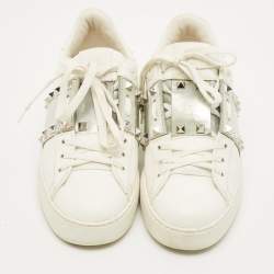 مملوكة مسبقًا حذاء رياضي فالنتينو منخفظ من أعلى روكستد جلد أبيض / فضي مقاس 39