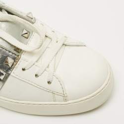 مملوكة مسبقًا حذاء رياضي فالنتينو منخفظ من أعلى روكستد جلد أبيض / فضي مقاس 39