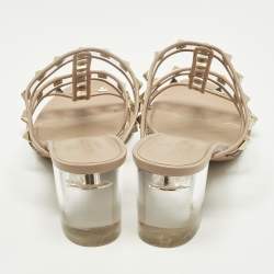 مملوكة مسبقًا صندل فالنتينو روكستد جلد بيج مفتوح من الخلف مقاس 37