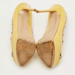 Pre Owned حذاء كعب عالي فالنتينو روكستد منصة جلد لامع أصفر/وردي مقاس 37.5