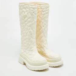 Pre Owned حذاء مطر مطاطي أبيض فالنتينو 03 إصدار روز أتيليه مقاس 36