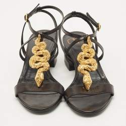 Pre Owned صندل فالنتينو سير كاحل جلد أسود مزين بالثعبان مقاس 35.5