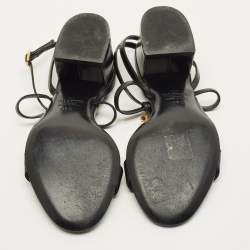 Pre Owned صندل فالنتينو سير كاحل جلد أسود مزين بالثعبان مقاس 35.5