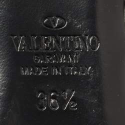 Pre Owned صندل فالنتينو بلاك جلد حزام خلفي مسطح مرصع بحجر روماني مقاس 36.5