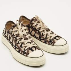 مملوكة مسبقًا حذاء رياضي فالنتينو قماش بني/بيج أيقونوجراف تولوب منخفض من أعلى مقاس 37