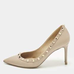 مملوكة مسبقًا Valentino Rockstud Size 39 Beige Leather Pumps