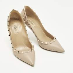 مملوكة مسبقًا Valentino Rockstud Size 39 Beige Leather Pumps