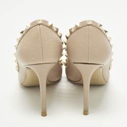 مملوكة مسبقًا Valentino Rockstud Size 39 Beige Leather Pumps