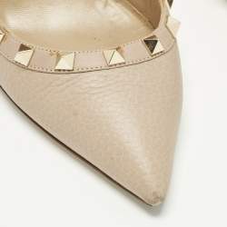 مملوكة مسبقًا Valentino Rockstud Size 39 Beige Leather Pumps