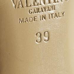 مملوكة مسبقًا Valentino Rockstud Size 39 Beige Leather Pumps