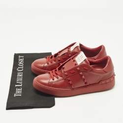 Pre Owned حذاء رياضي فالنتينو أنتيتلد جلد أبيض عنق منخفض مرصع مقاس 39