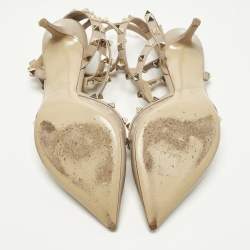 Pre Owned حذاء كعب عالي فالنتينو روكستود جلد بيج بحزام للكاحل مقاس 39.5